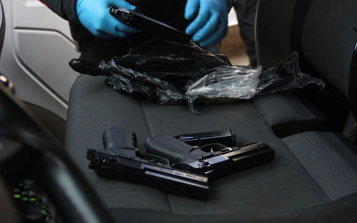 Ticari araçtan çıkanlar şoke etti