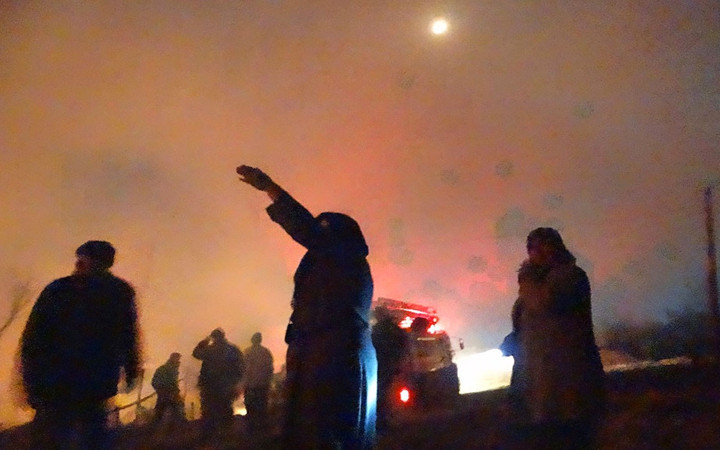 Domaniç'te ev ve ahır yangını