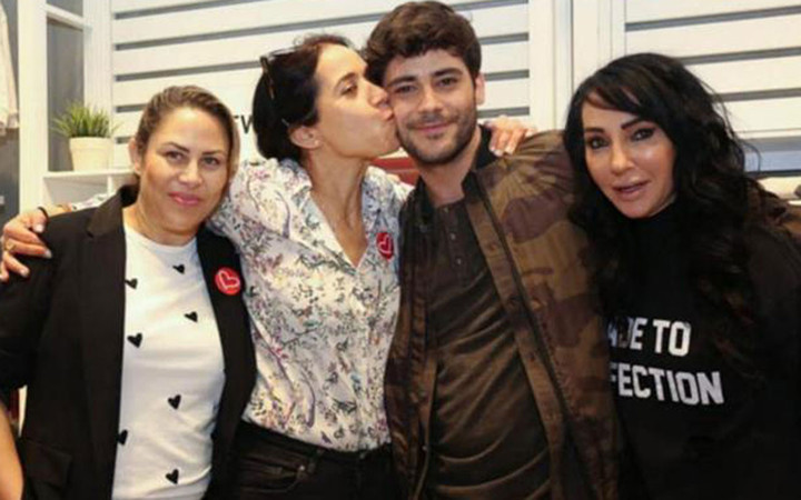 İsrail'de İstanbullu Gelin çılgınlığı Berkay Hardal'ın kaldığı oteli bastılar