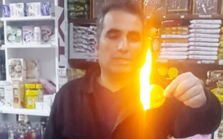 Kayserili bakkal cipsi ateşe verdi cips plastik gibi yandı olay görüntüler