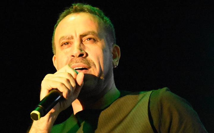 Haluk Levent'ten katledilen 50 Müslüman için anlamlı hareket