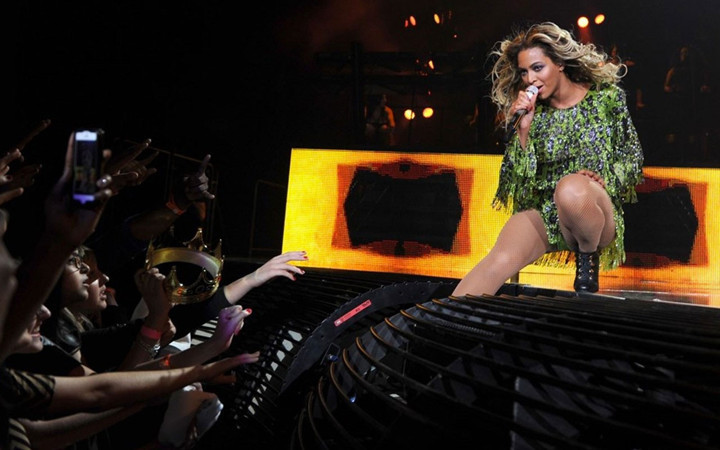 Beyonce, ödülünü eşcinsel amcasına ithaf etti