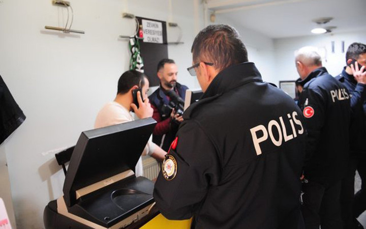 Emniyetten binlerce siteye operasyon! Engel yediler