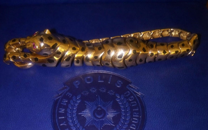 Yolda buldu oyuncak sandı fiyatını duyunca şoka uğradı