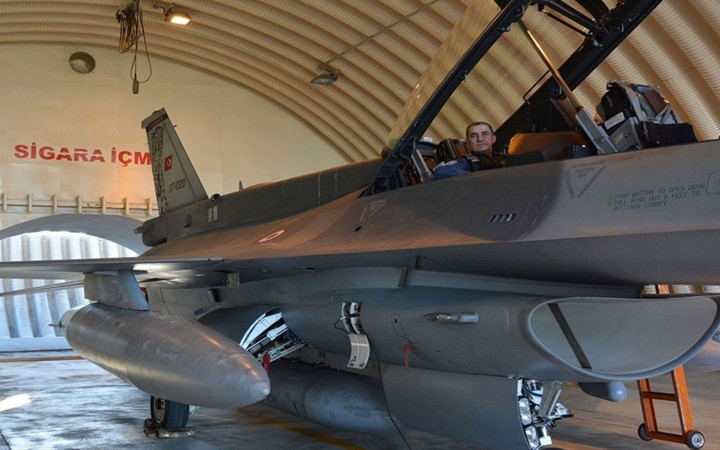 Hava Kuvvetleri Komutanı Hasan Küçükakyüz savaş uçağıyla harekata katıldı