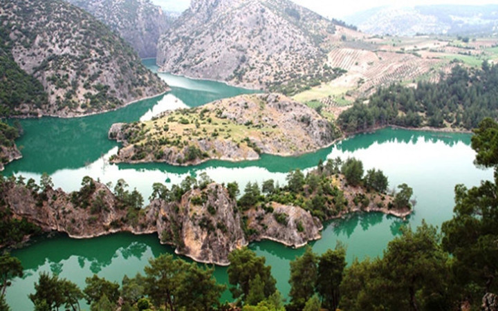 Türkiye'nin doğal güzelliği Arapapıştı Kanyonu