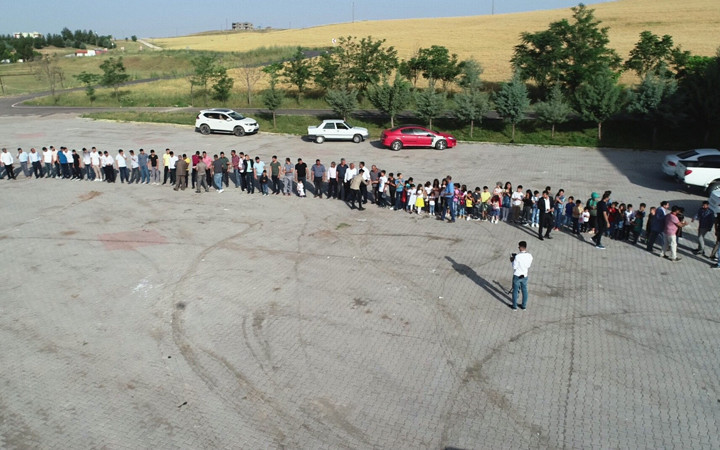 Diyarbakırlı Hamo Ağa 300 torunu ile böyle bayramlaştı