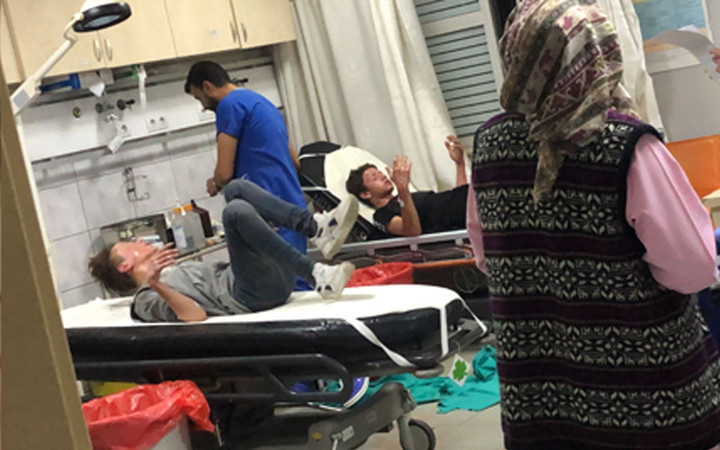 Yaktıkları sigara az kalsın sonları oluyordu! Bomba gibi patladı