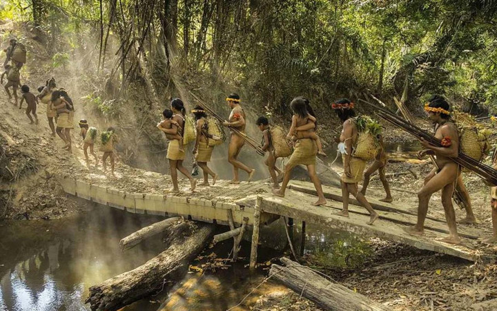 Amazon ormanlarında ilkel Awa Kabilesi üyelerinin yeni görüntüleri ortaya çıktı