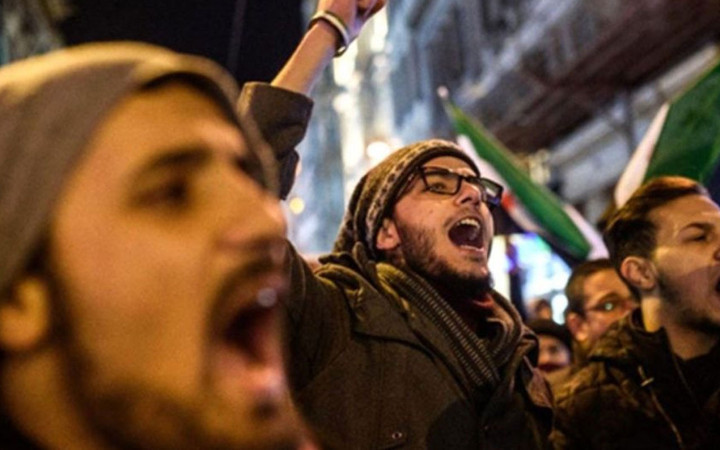 İstanbul'da kalmak isteyen Suriyeliler eylem yaptı