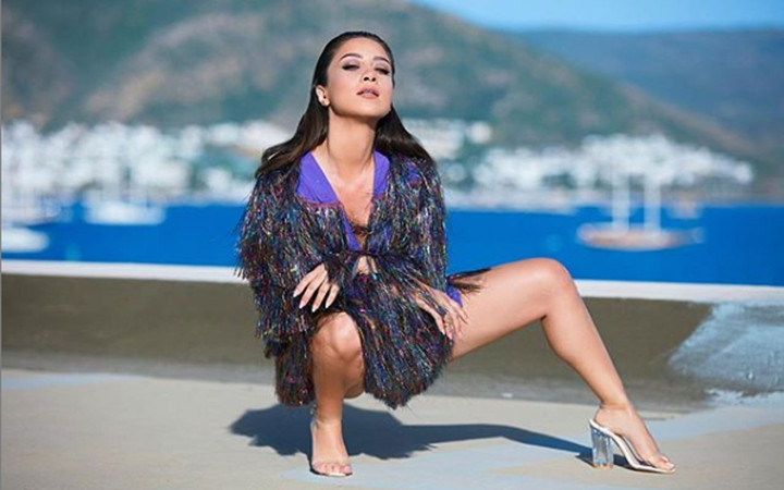 Güzel popçu Nihan Akın'ın ayağındaki dövmenin sırrı ortaya çıktı!