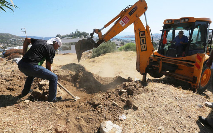 Bodrum'da belediye personeli tesadüfen farketti hafriyattan bakın ne çıktı!