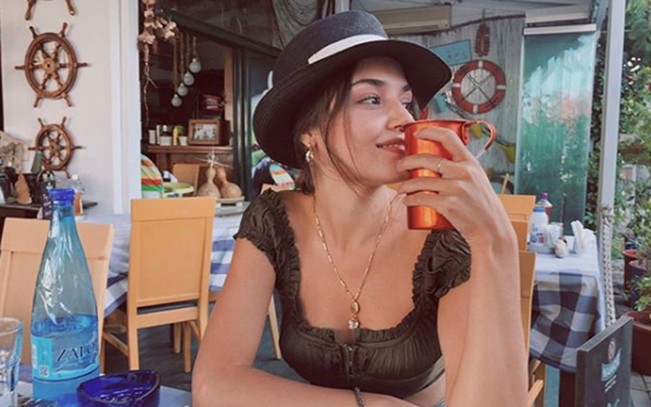 Hande Erçel'in son paylaşımı yüz binlerce beğeni aldı