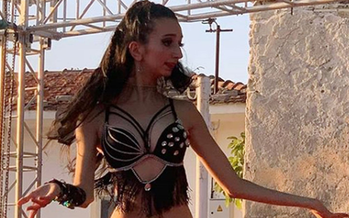 Zeynep annesinin mesleğini seçti Burçin Orhon ve Süheyl Uygur'ın kızları bakın ne yapıyor