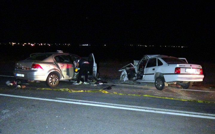 Nevşehir'de otomobiller kafa kafaya çarpıştı 3 ölü 2 yaralı