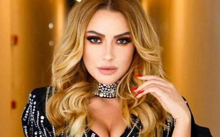 Hadise'nin takipçisine "Edepsiz" cevabı olay oldu