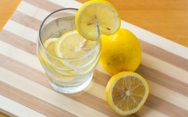 Limonlu su içmenin bu faydalarına inanamayacaksınız!