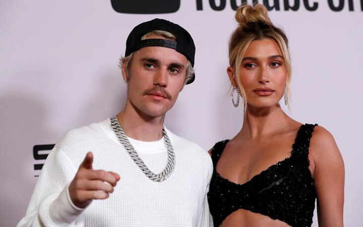 Justin Bieber eşi Hailey Baldwin'in küvetteki fotoğraflarını paylaştı