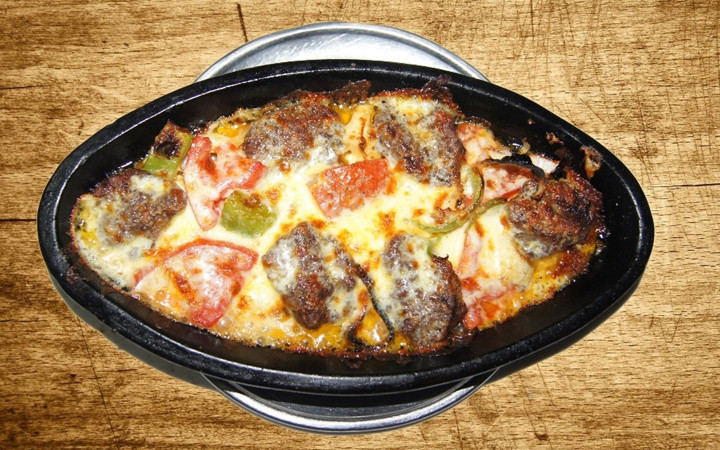 İftara ne pişirsem diyorsanız : "Fırında soslu köfte"