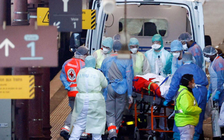 Dünyada koronadan ölenlerin sayısı 240 bini aştı! İlk 3 sıradaki ülkeler değişti