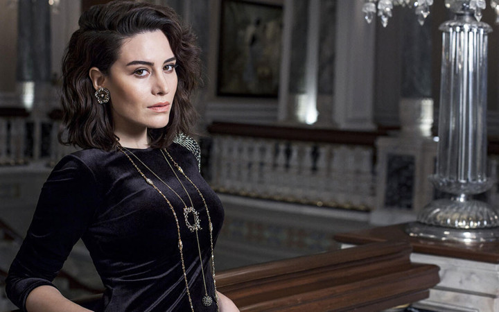 Belçim Bilgin'in peçeli paylaşımı olay oldu! Mezdeke'ye benzetildi