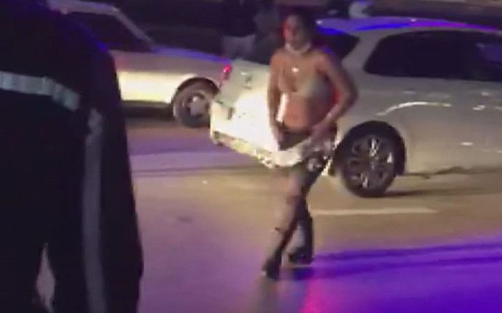 Güngören'de 3 kadın sokak ortasında soyundu hırsızlık yaptıkları iddia edilince...