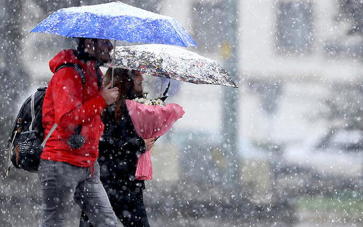 Meteoroloji 5 bölge için kar ve sağanak uyarısı yaptı! Dışarı çıkarken dikkat