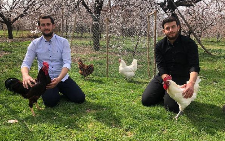 Malatya'da 'kazanamazsınız' dediler gelir kapısı oldu! Üniversiteli kardeşler dövizle çalışıyor