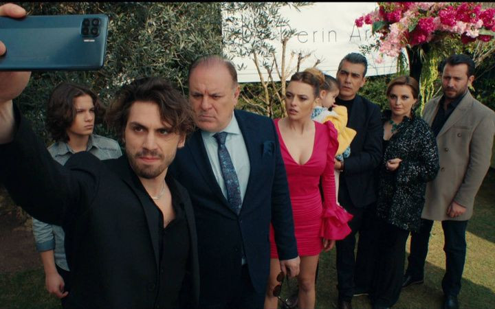 Burak Sergen'in sağlık durumunu nişanlısı açıkladı Sadakatsiz setinden kötü haberler - Resim: 1