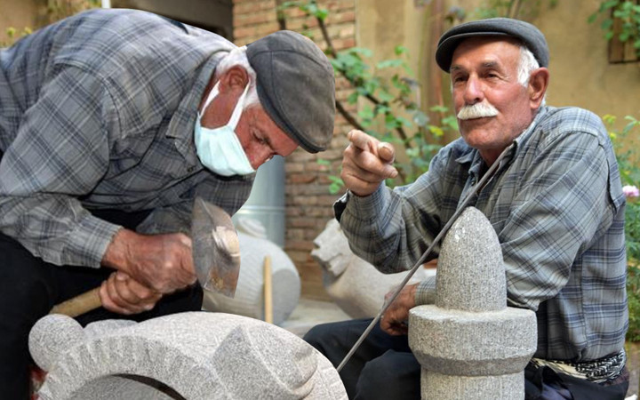 Eşi sürekli kızıyordu! Şanlıurfa'da yıllardır bu işi yapıyor en büyük üzüntüsü...