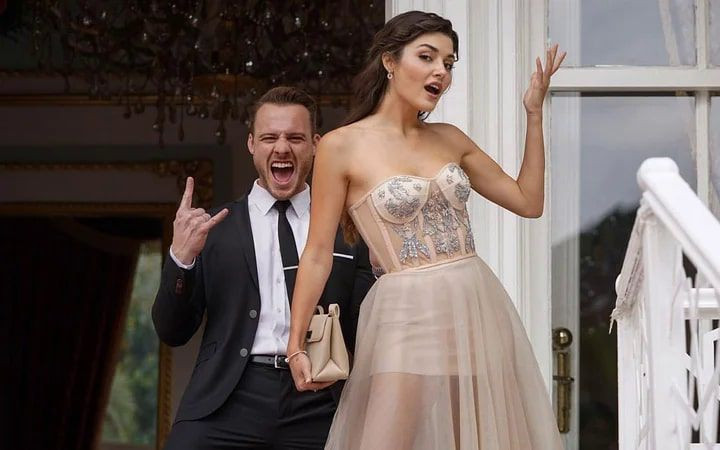 Hande Erçel'den sevgilisi Kerem Bürsin'e romantik kutlama bakın neler yazdı - Resim: 1