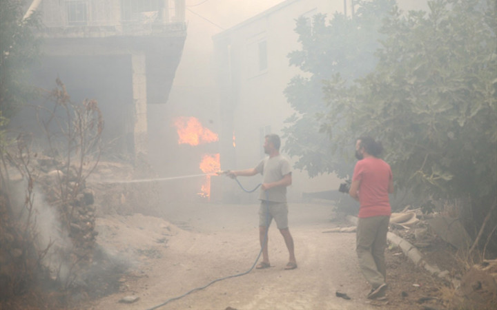 Antalya'nın Akseki ilçesinde orman yangını büyüyor! Bir kişi öldü evlerin yüzde 80'ni yandı