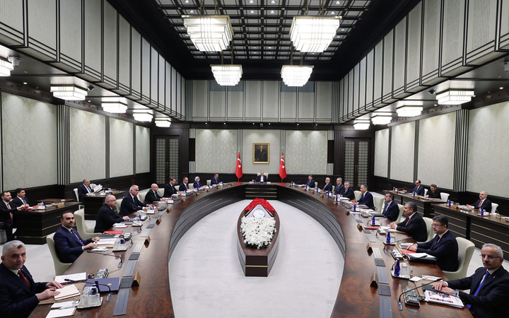 Kabinede 8 bakan değişecek iddiası gündem oldu! İşte gidecek isimler