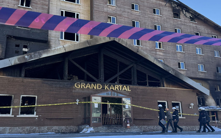 Çevre, Şehircilik ve İklim Değişikliği Bakanlığı ekibi, Grand Kartal Otel'de inceleme yaptı