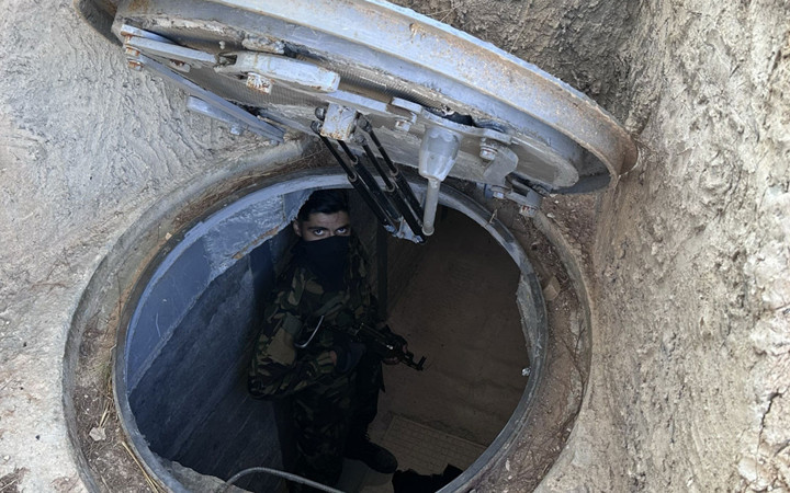 Şam'da Mahir Eed'in yazlık sarayında zırhlı kapıları açılamayan odalar ortaya çıktı