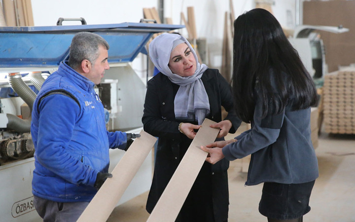 'Kadındır, yapamaz, üç ay sonra iş yerini kapatır' dediler kurduğu fabrikada 100 kişiye istihdam sağladı