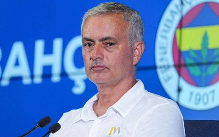 Fenerbahçe'de Jose Mourinho 2 futbolcunun biletini kesti: Yeni sezonda olmayacaklar