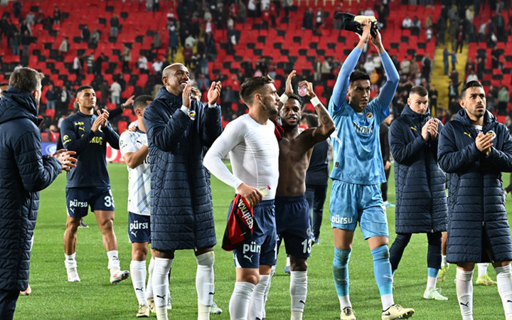 Fenerbahçe'de kabuk değişimi başlıyor! Takımdan ayrılacak ilk 3 yabancı futbolcu belli oldu