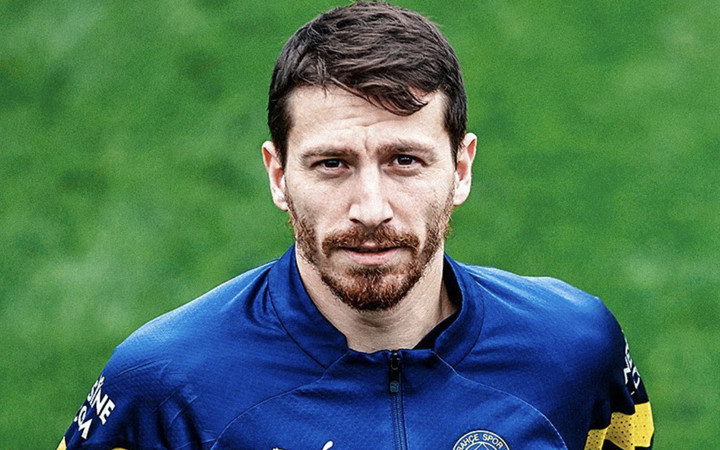 Mert Hakan Yandaş on binde bir görülen hastalığa yakalandı bakın hastalığı ne