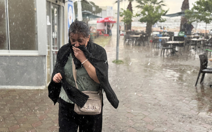 Meteoroloji saat verip uyardı: Gök gürültülü sağanak yağış geliyor! Çok sayıda il listede