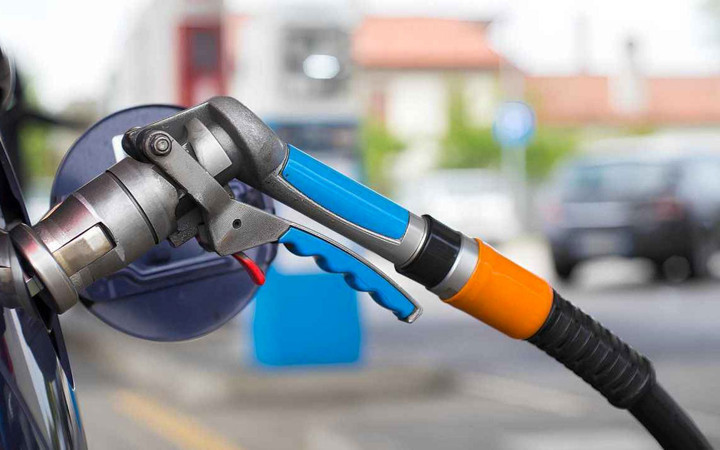 60 lirayı geçmişti, beklenen indirim geldi! İşte akaryakıtta yeni tabela