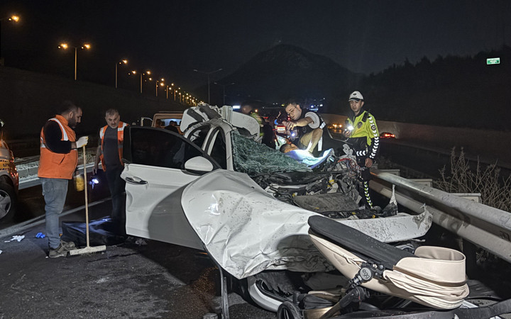 Düğün yolunda kaza! Anne ve baba hayatını kaybetti, 5 aylık bebekleri yoğun bakımda