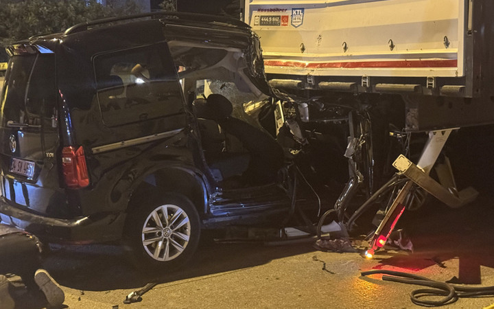 Çankırı'da özel harekat kursiyerlerini taşıyan araç TIR'a çarptı! Ölü ve yaralılar var