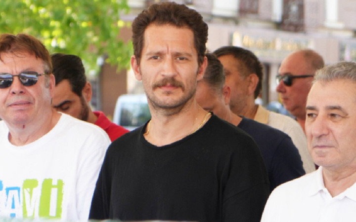 Ünlü oyuncu Uraz Kaygularoğlu doğum gününde dede acısı yaşadı...
