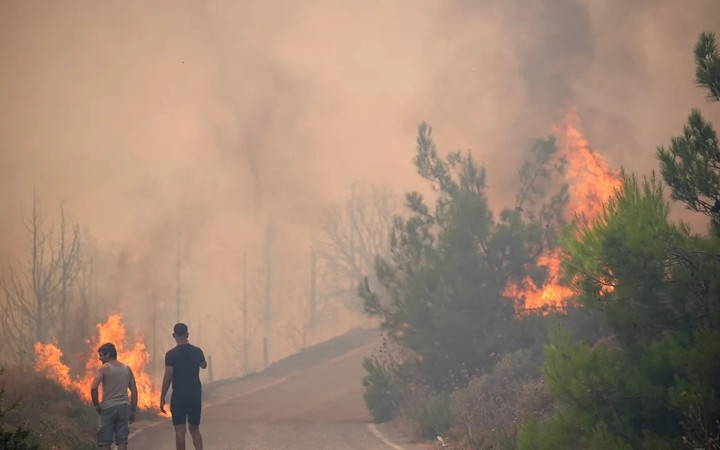 Böyle aymazlık görülmedi! Ciğerlerimiz yanarken fenomen isimden şok eden kareler...