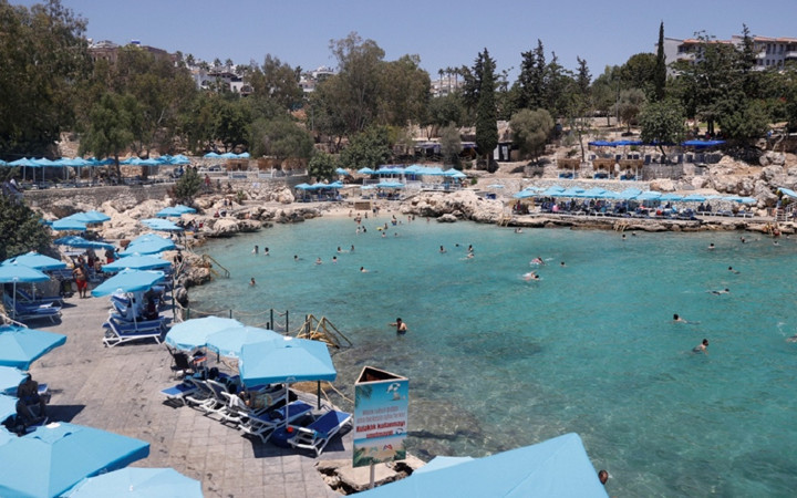 Denizin ortasındaki havuz! Yapraklı Koy hem tuzlu hem tatlı tatilcilerin gözdesi