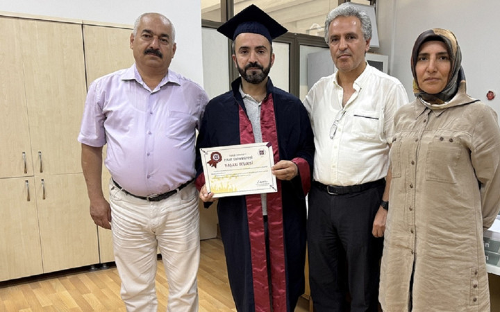 Azmi ile örnek oldu! Okuma azmiyle önce mühendis, sonra avukat oldu, bu yıl da tıp fakültesini bitirdi...