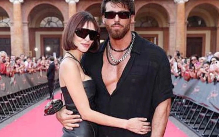 Yalıkavak tatilinden paylaşmışlardı! Can Yaman'dan şiddet gören sevgilisine büyük destek...