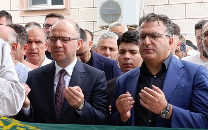 Gazeteci Cem Küçük'ün babasının cenazesi, Giresun'da toprağa verildi