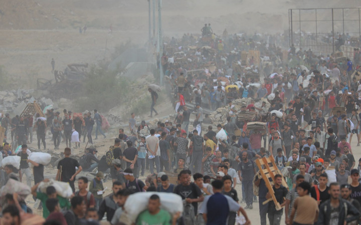 Gazze'de insanlık dramı! Gıda yardımı alabilmek için Netzarim Koridoruna gittiler...